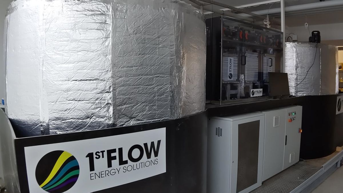 Vanadium-Redox-Flow-Batterie mit Isolierung